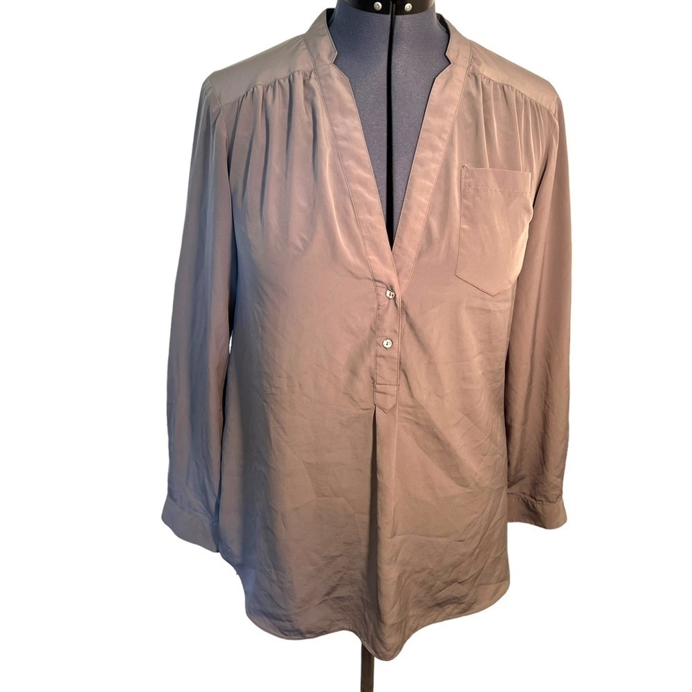 ZOA New York Women's Size XS Popover Blouse Tan Gray Chest Pocket Floral Buttons